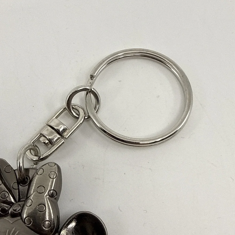 Disney MINNIE MOUSE Posing Silver‎ Pewter Metal KEYCHAIN Key Ring Chain Holder